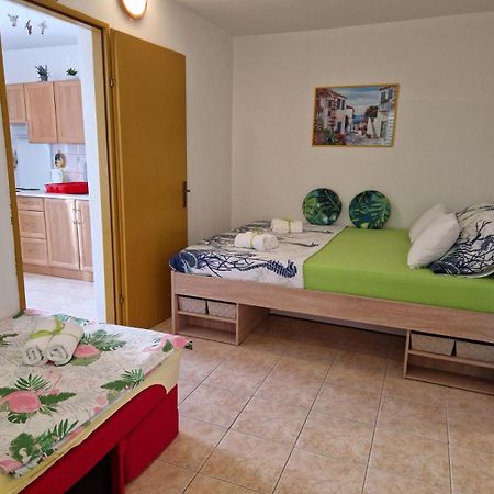 Apartmani Meri Ražanj Buitenkant foto