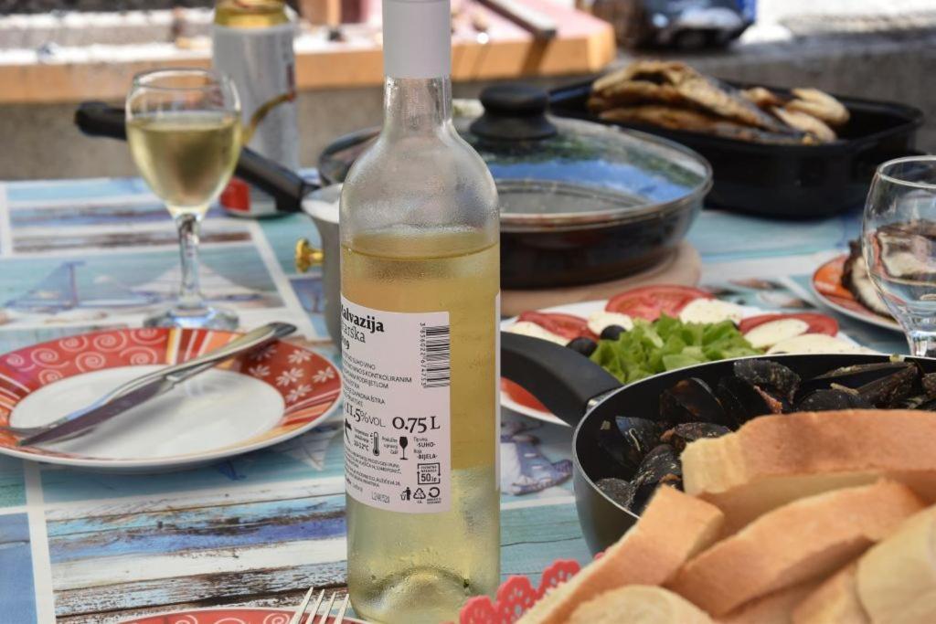 Apartmani Meri Ražanj Buitenkant foto