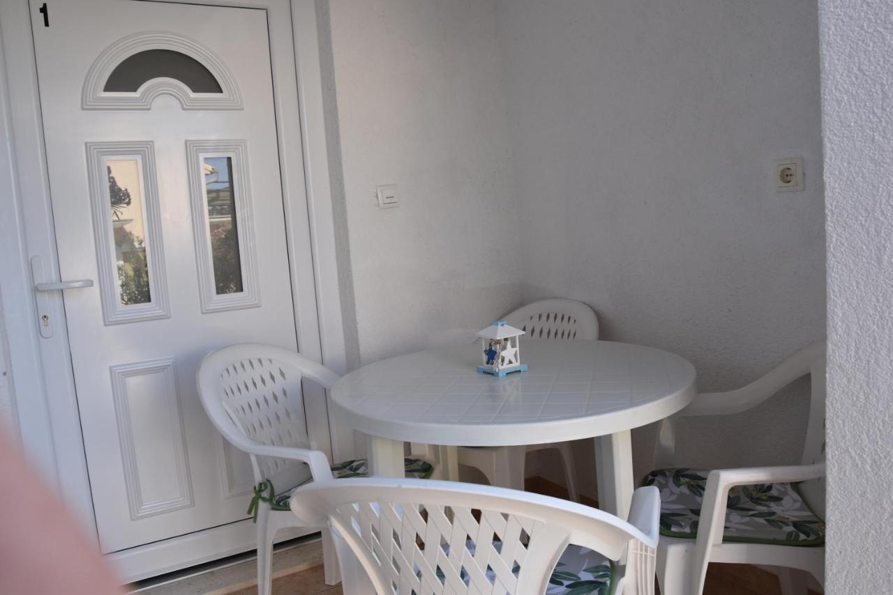 Apartmani Meri Ražanj Buitenkant foto