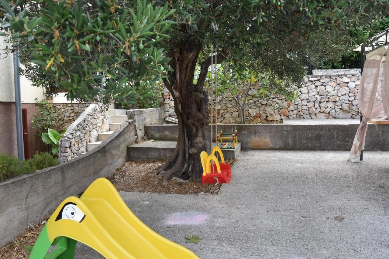Apartmani Meri Ražanj Buitenkant foto