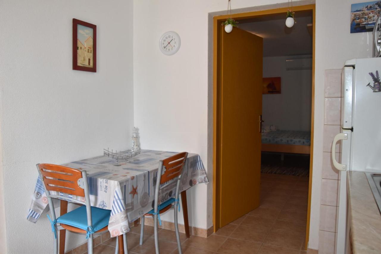 Apartmani Meri Ražanj Buitenkant foto