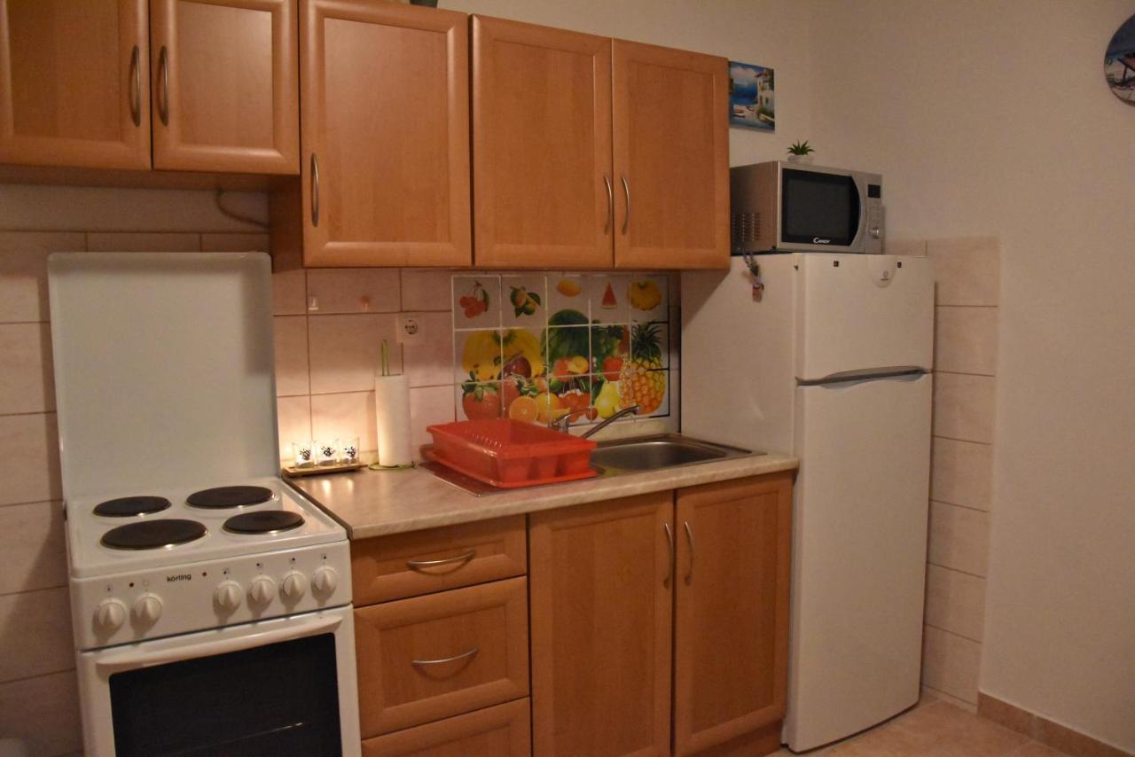 Apartmani Meri Ražanj Buitenkant foto