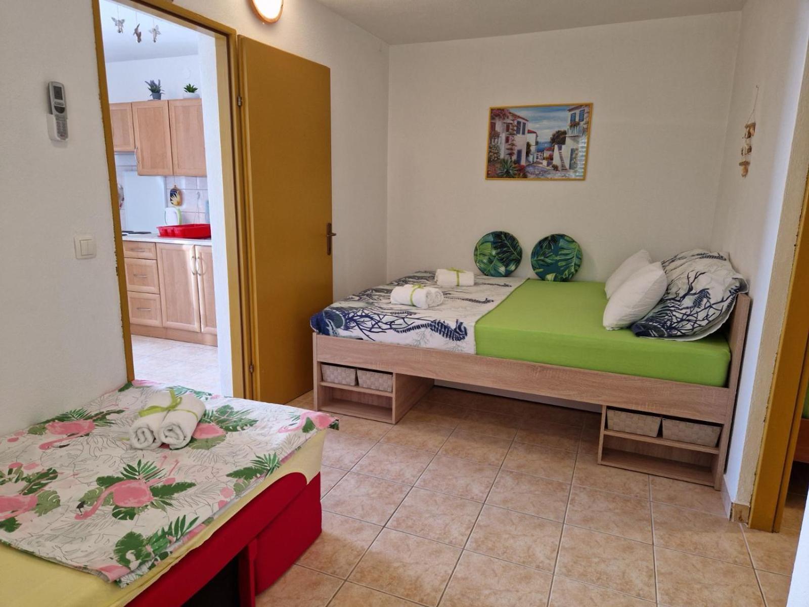 Apartmani Meri Ražanj Buitenkant foto