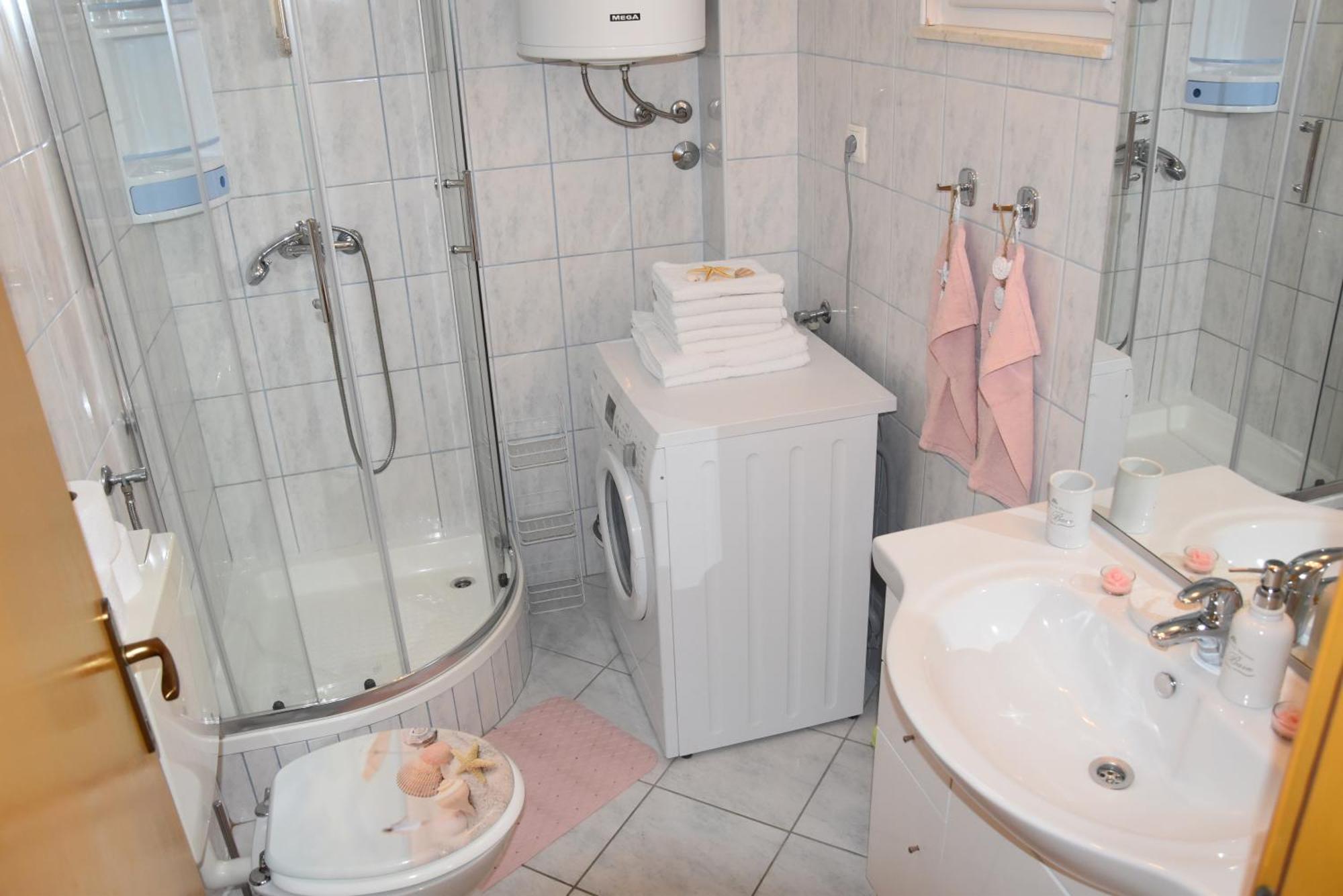 Apartmani Meri Ražanj Buitenkant foto