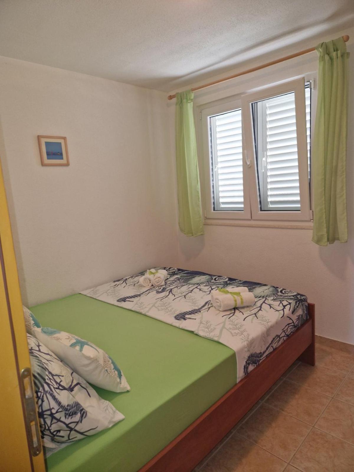 Apartmani Meri Ražanj Buitenkant foto